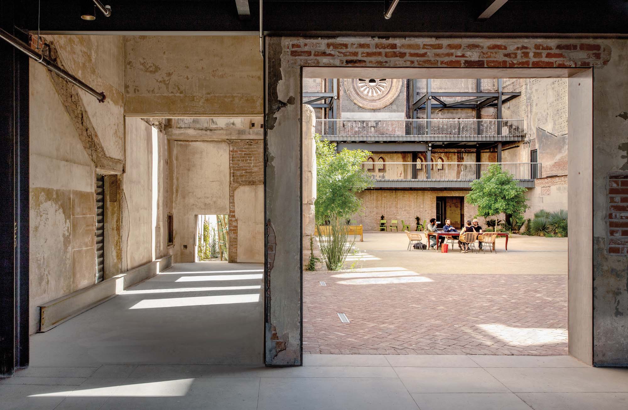 Monroe Street Abbey courtyard